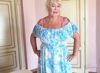 AuntJudys - Votre belle-mère GILF, Madame Randy Raz, vous surprend en train de voler sa lingerie (POV)