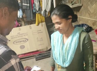 Des bombasses sexy s'éclatent à la maison