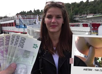 Les ruelles tchèques - La demoiselle la plus réservée du monde